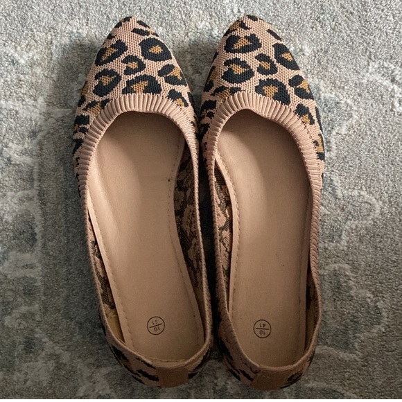 Leopard Print flats - Picture 1 of 10